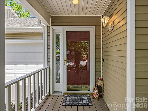 5th image of 119 Carriage Walk Ln