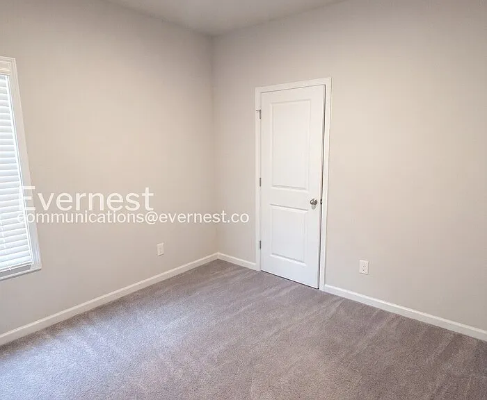 137 Culver St — Photo 20
