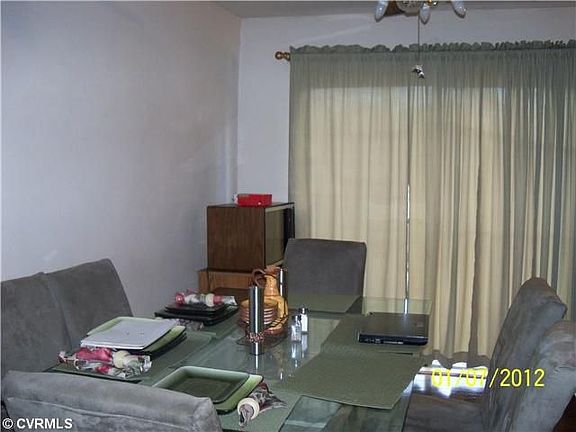 4th image of 7509 Noble Ave
