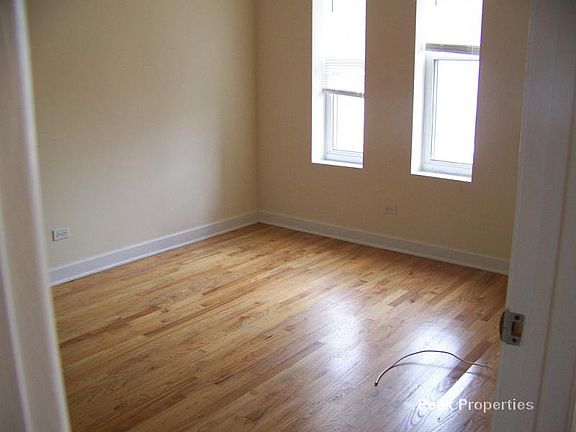 2nd image of 1538 N Milwaukee Ave APT 1