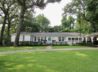 56 Rambling Rd, Palestine, TX 75801