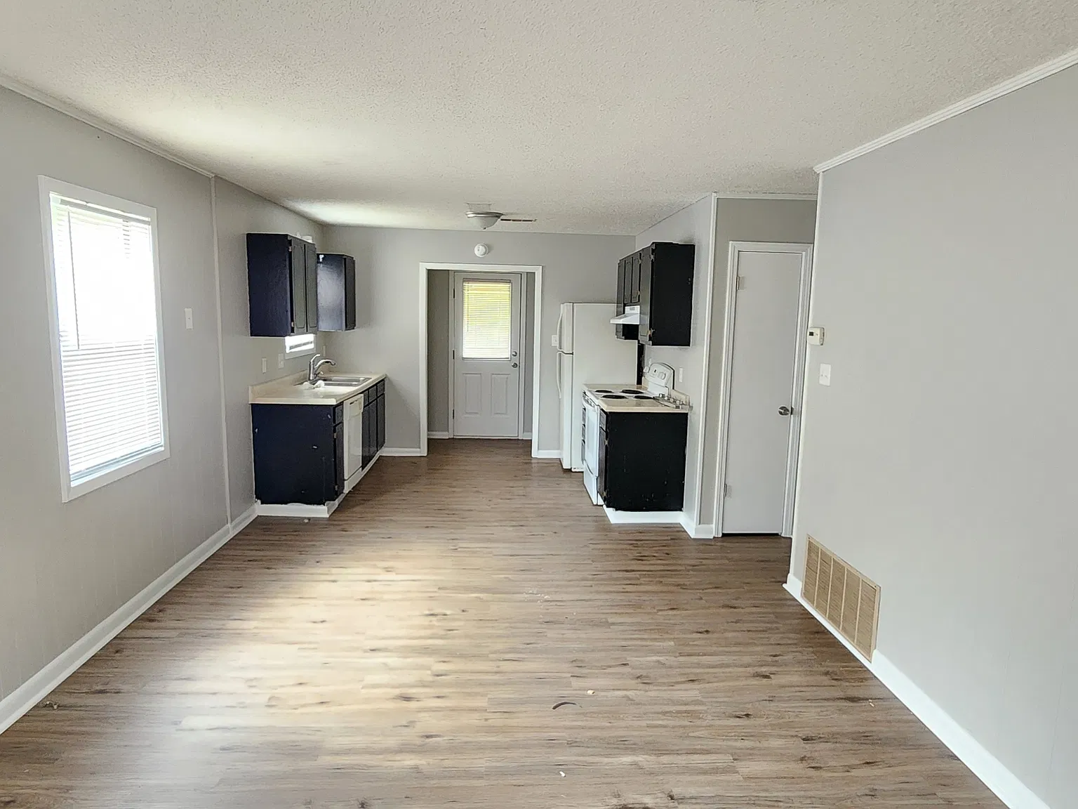 3309 Barrett Cir — Photo 3