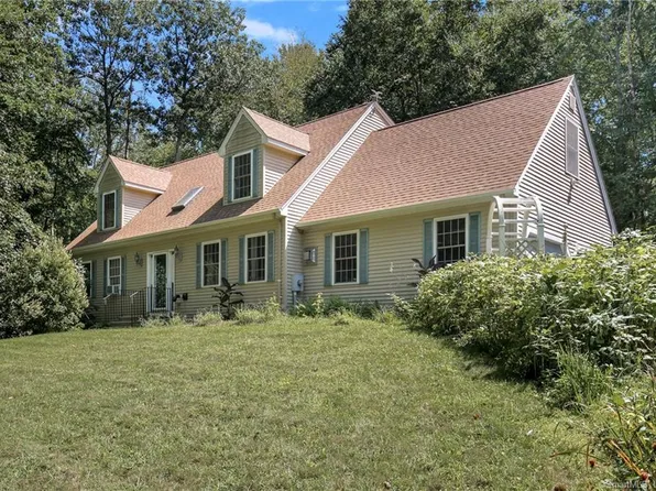 10 Bmw Drive, Griswold, CT 06351