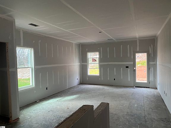 4th image of 724 James Oak Ln Lot 5