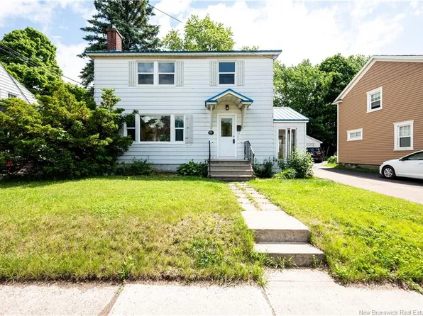 79 Woodland Dr, Moncton, NB E1E 3C4