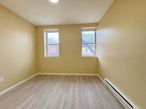 2nd image of 138 Monticello Ave #4