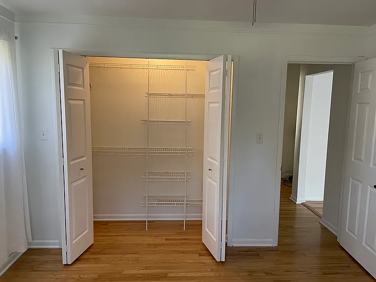 1075 Lalond Ave — Photo 17