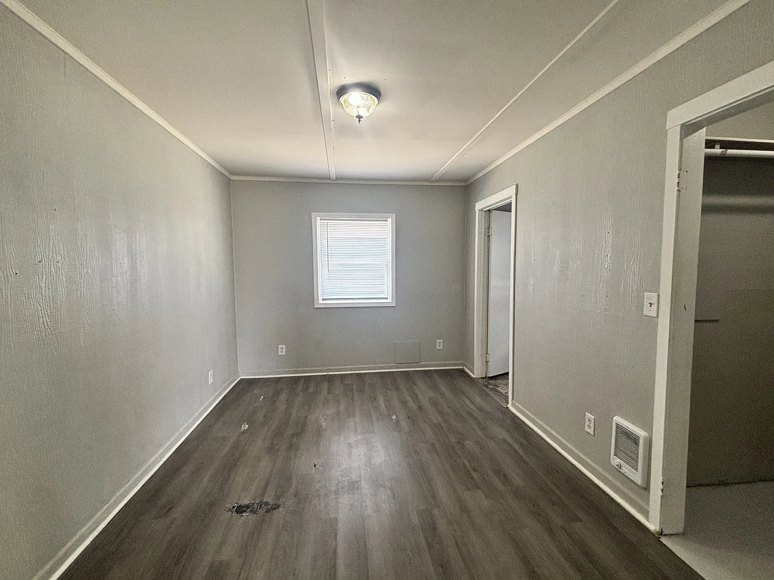 2 bed, 572 sqft, $695 — Photo 3