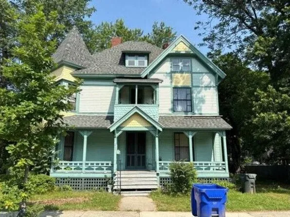 212 Bay St, Springfield, MA 01109