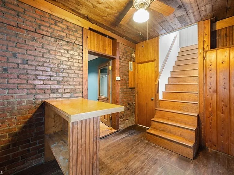 2083 Elizabeth Ave — Photo 23