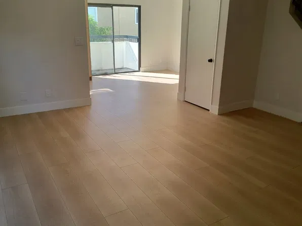 5221 Cartwright Ave APT 4, North Hollywood, CA 91601