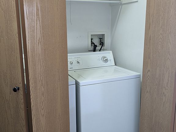 3rd image of 651 W Liberty St Unit E