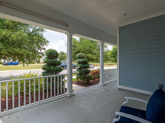 5th image of 41 TOPIARY Avenue