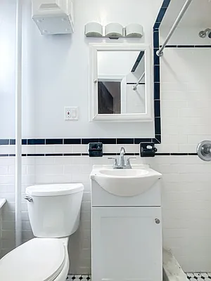 Rented by City Connections Realty | media 27