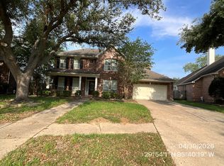 8322 Castle Pond Ct, Houston, TX 77095