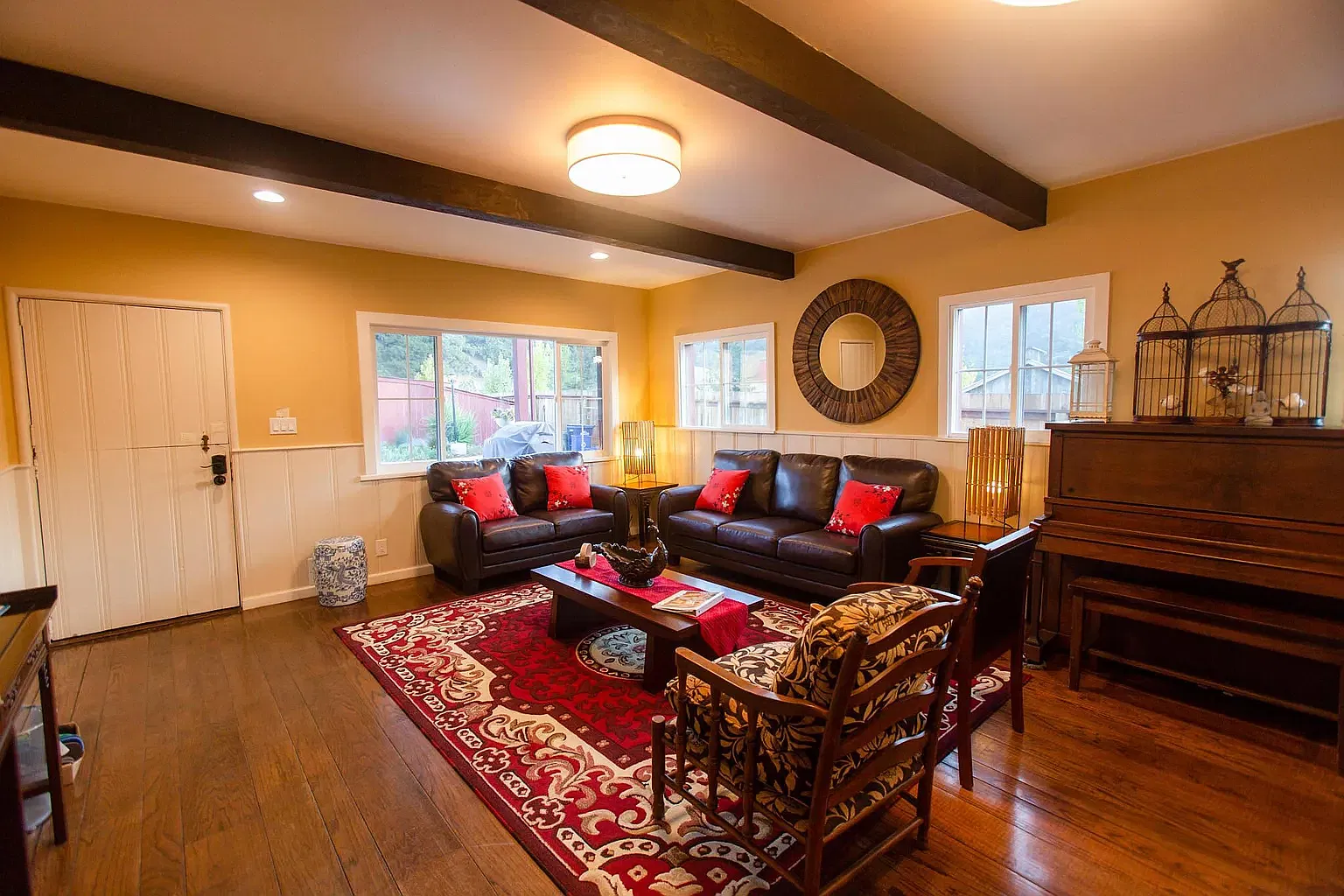 5 bed, 2500 sqft, $7,500 — Photo 4