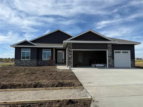 15 N Seven Oaks Rd, Northliberty, IA 52317