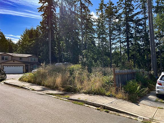 3rd image of 313 Eddy Court