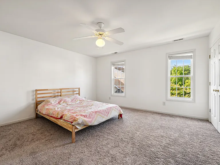 42 Signet Dr — Photo 8