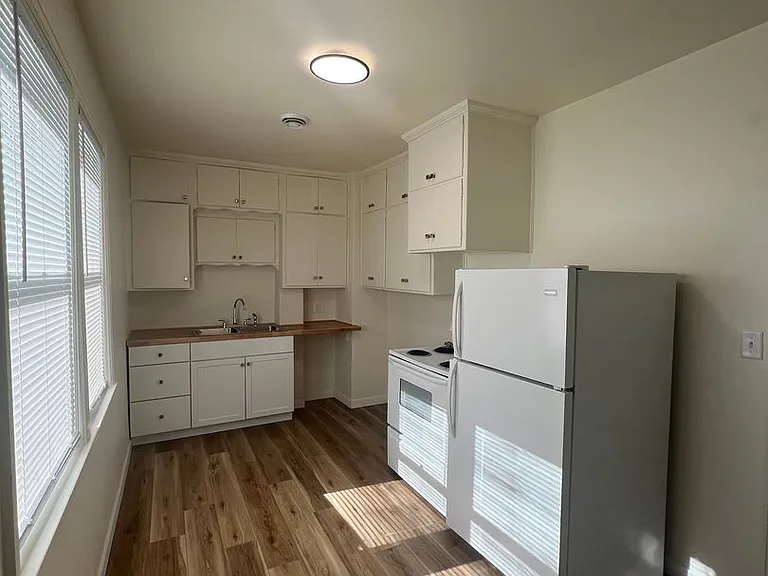 1511 Oregon St — Photo 19
