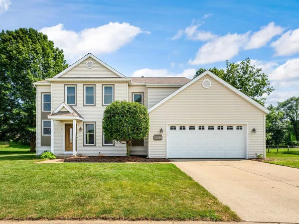 52088 Mallard Pointe Dr, Granger, IN 46530