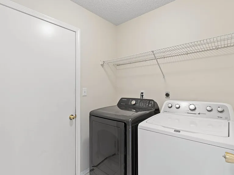 4591 Scarlet Dr — Photo 25