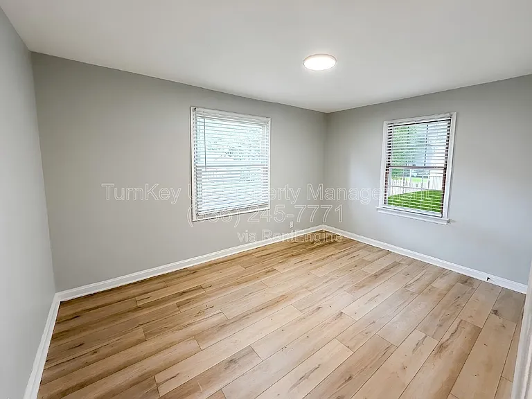 7724 Monroe Dr — Photo 8