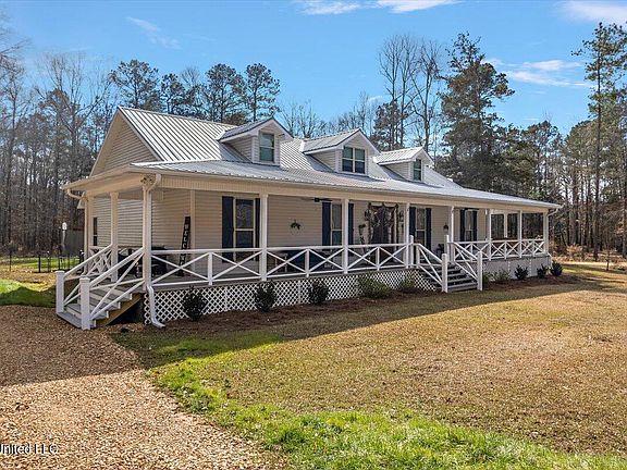 3rd image of 128 Oak Tree Ln