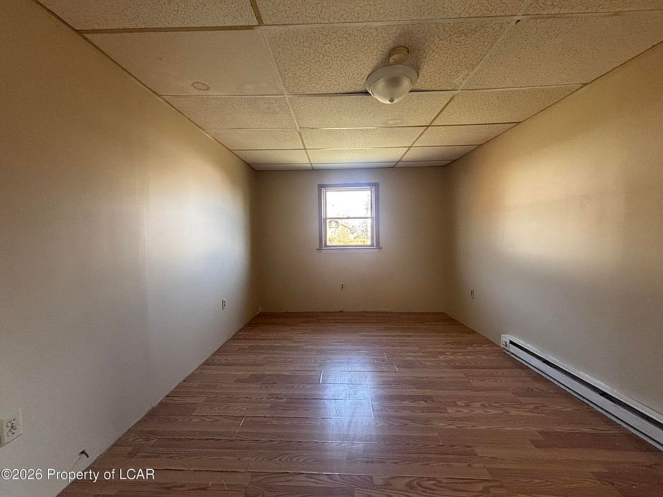 1st image of 381 Main Rd