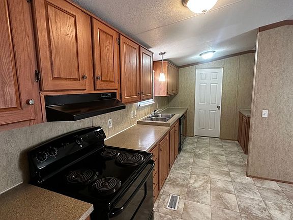3rd image of 603 Mustang Dr