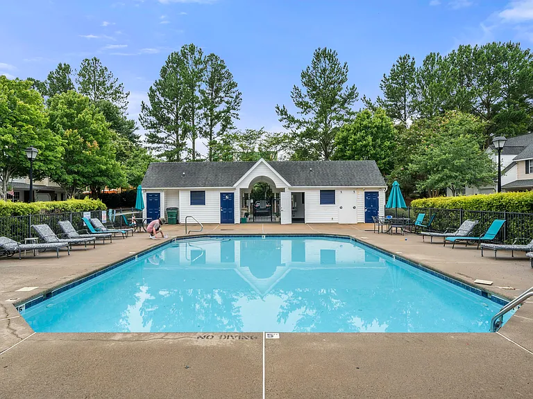 8653 Robinson Forest Dr — Photo 2