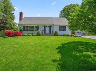 140 Daves Ln, Southport, CT 06890