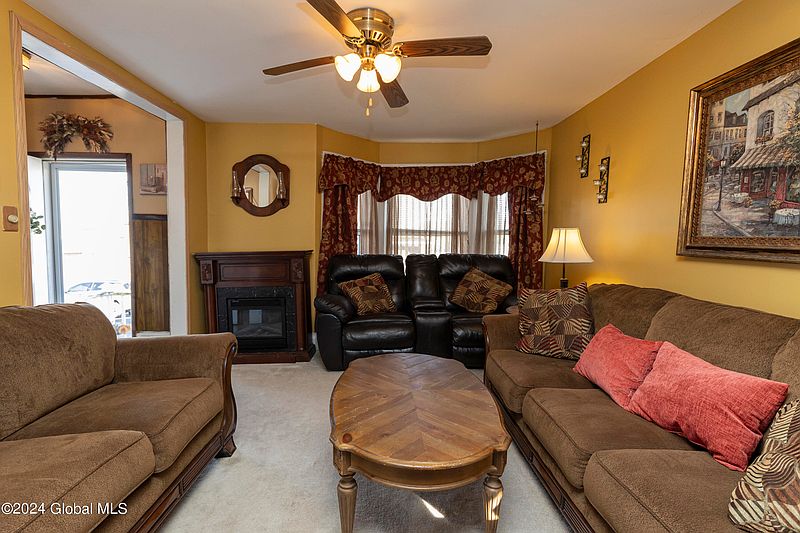 5th image of 1501 4th Avenue