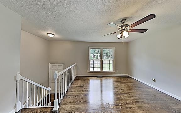 2nd image of 611 Tompkins Ct
