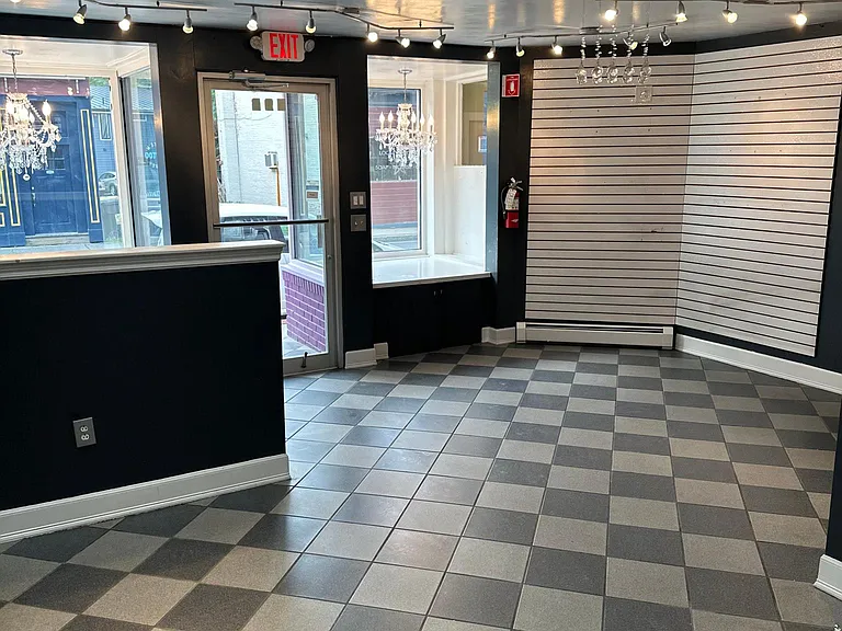 425 Main St #FRONT — Photo 4