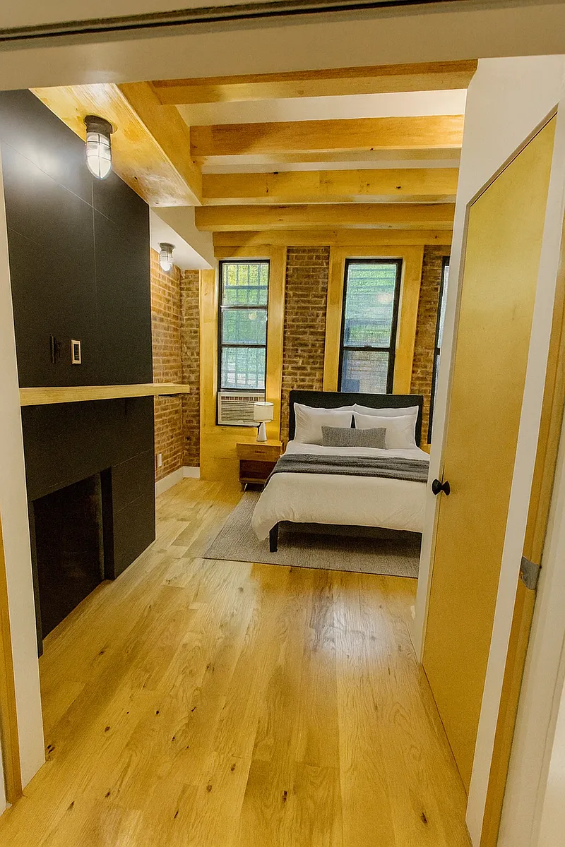 Building Photo - 42 Horatio St #3A