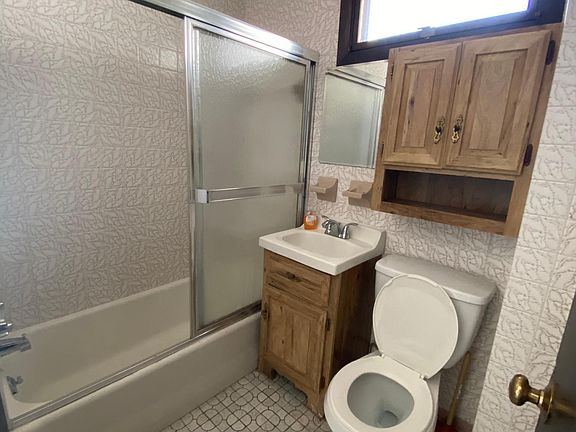 4th image of 134 Bristol St #2
