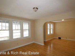 2902 E Van Norman Ave, Saint Francis, WI 53235