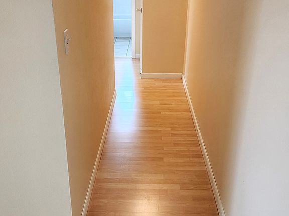 4th image of 918 S Logan St APT 306