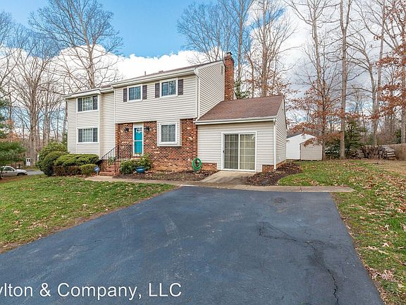 3rd image of 9648 Della Dr