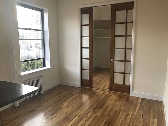 5th image of 175 W 107th St APT 10B