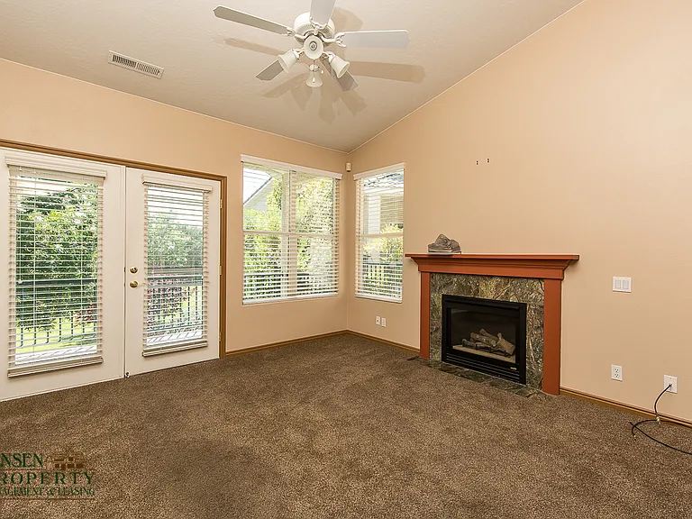 153 N Turnbury Ln — Photo 13
