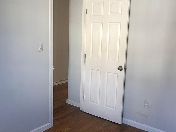 5th image of 16007 111th Ave Floor 1