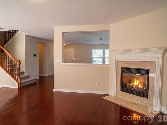 4th image of 9411 Seamill Rd