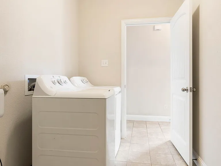 2640 Venice Dr #2 — Photo 10