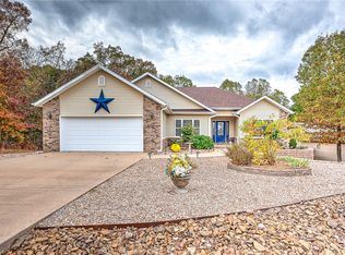 1 Kilmarnock Ln, Bella Vista, AR 72715