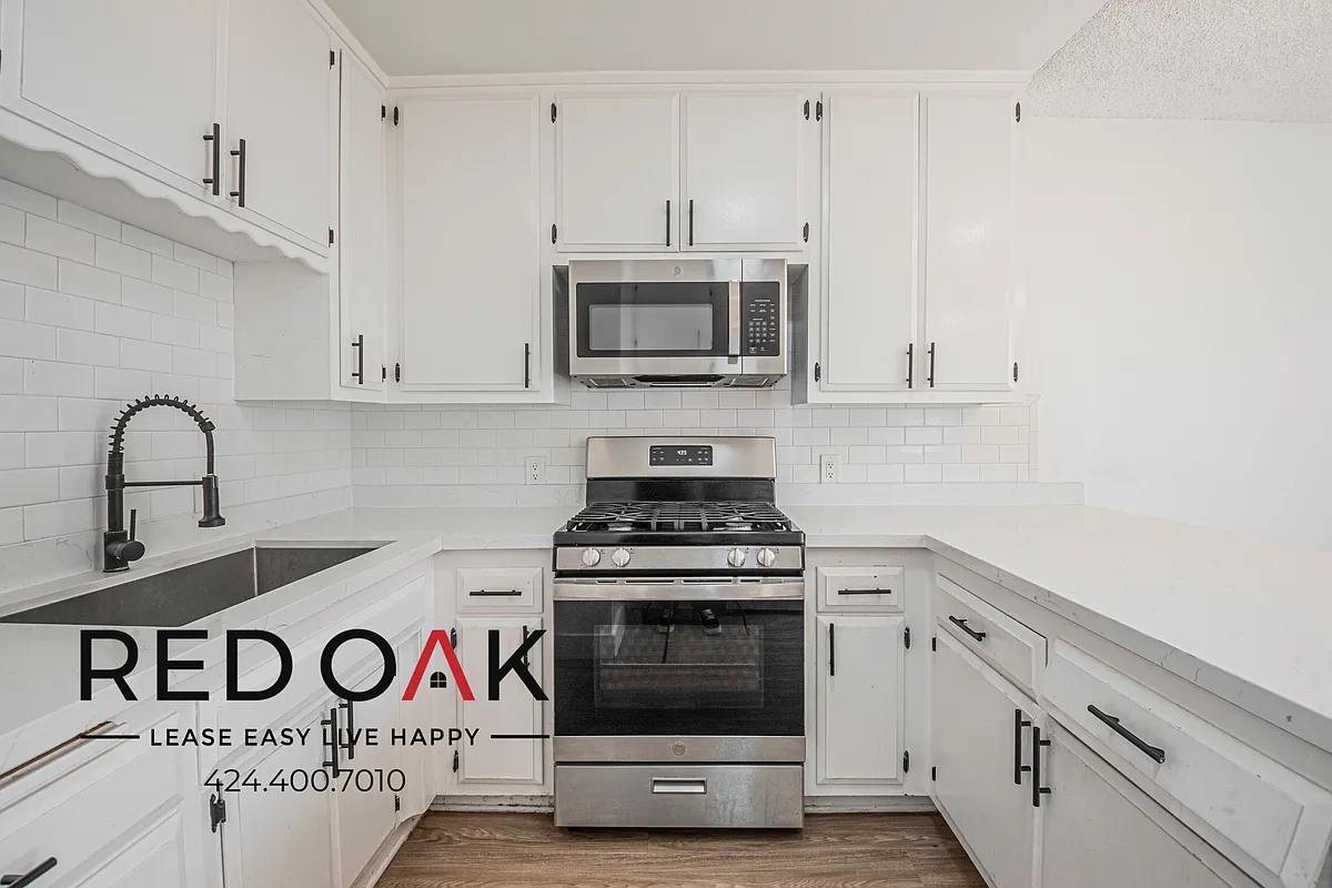 Building Photo - 663 W 13th St #2
