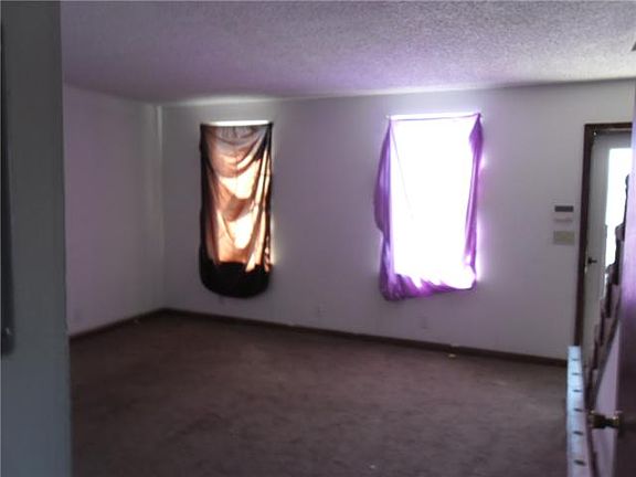 3rd image of 3629 Village Trl