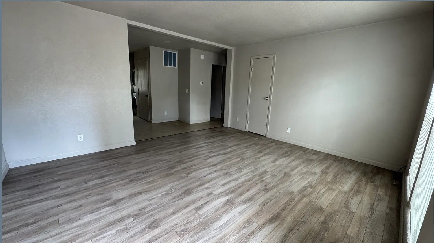 2 bed, 832 sqft, $1,490 — Photo 1