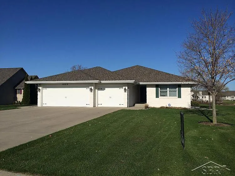 1235 Kennely Rd photo 1